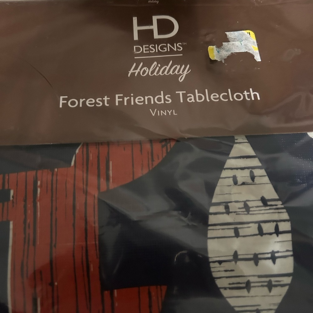 HD Designs Holiday Forest Friends Vinyl Tablecloth Oblong 52”x70” New - Picture 2 of 5